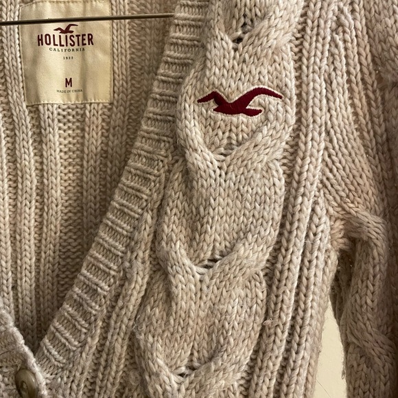 Hollister chunky knit cream button down cardigan, size M - Picture 7 of 7